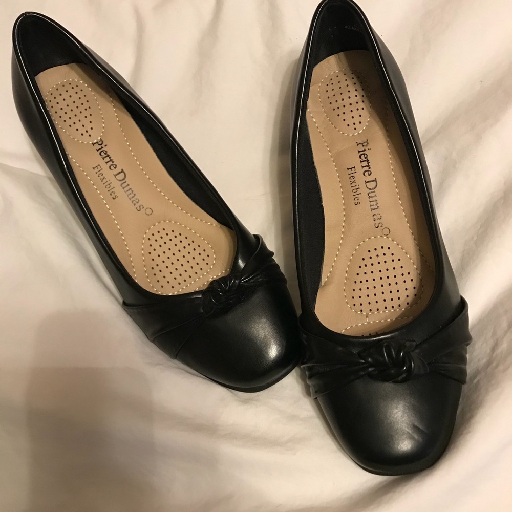 Pierre Dumas Delanie-3 Pumps with knot